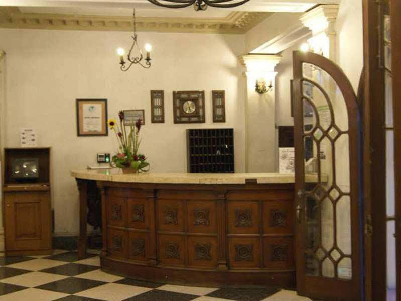 Hotel Urdinola Салтильо Екстериор снимка